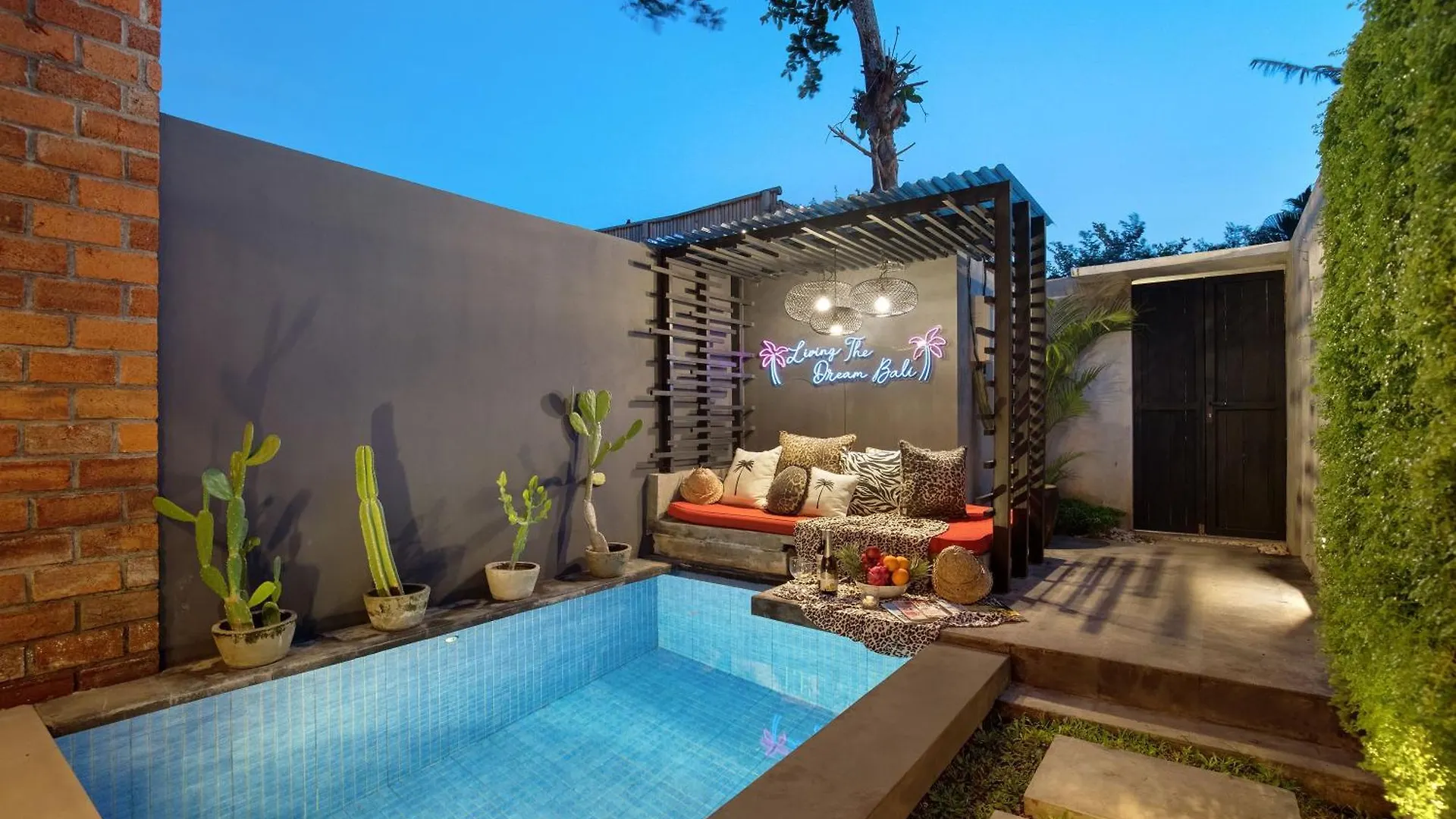 Mertanadi Loft Style M2-M4 Seminyak Lägenhet